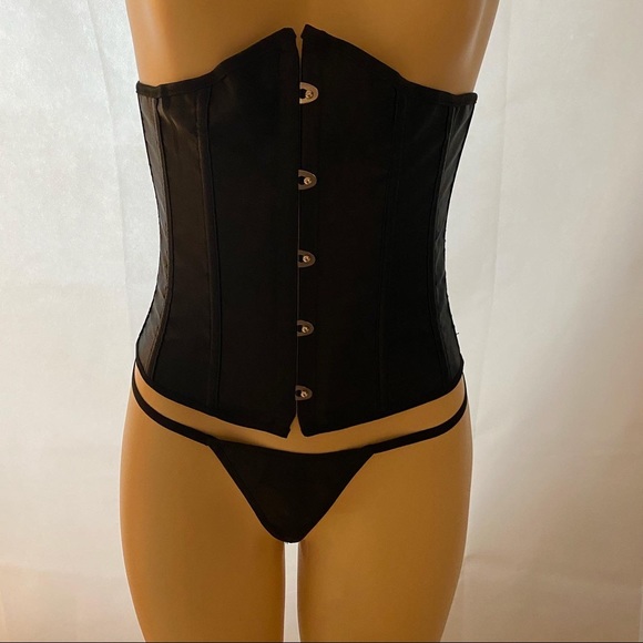 Corset - Picture 2 of 9